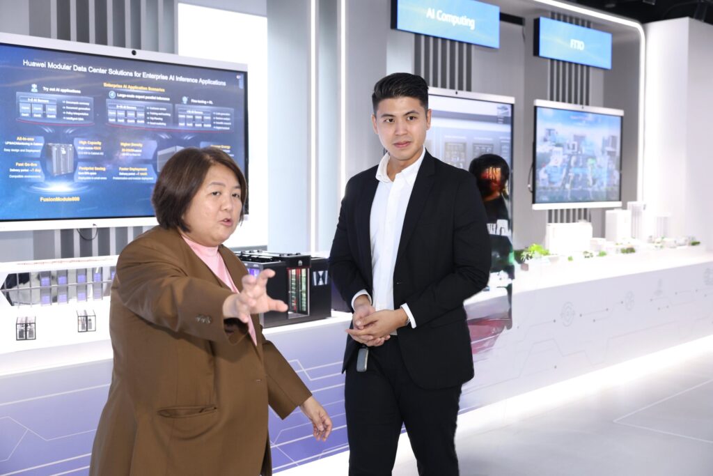 Ecoplus Solar Receives the Outstanding Installer Award from Huawei Philippines